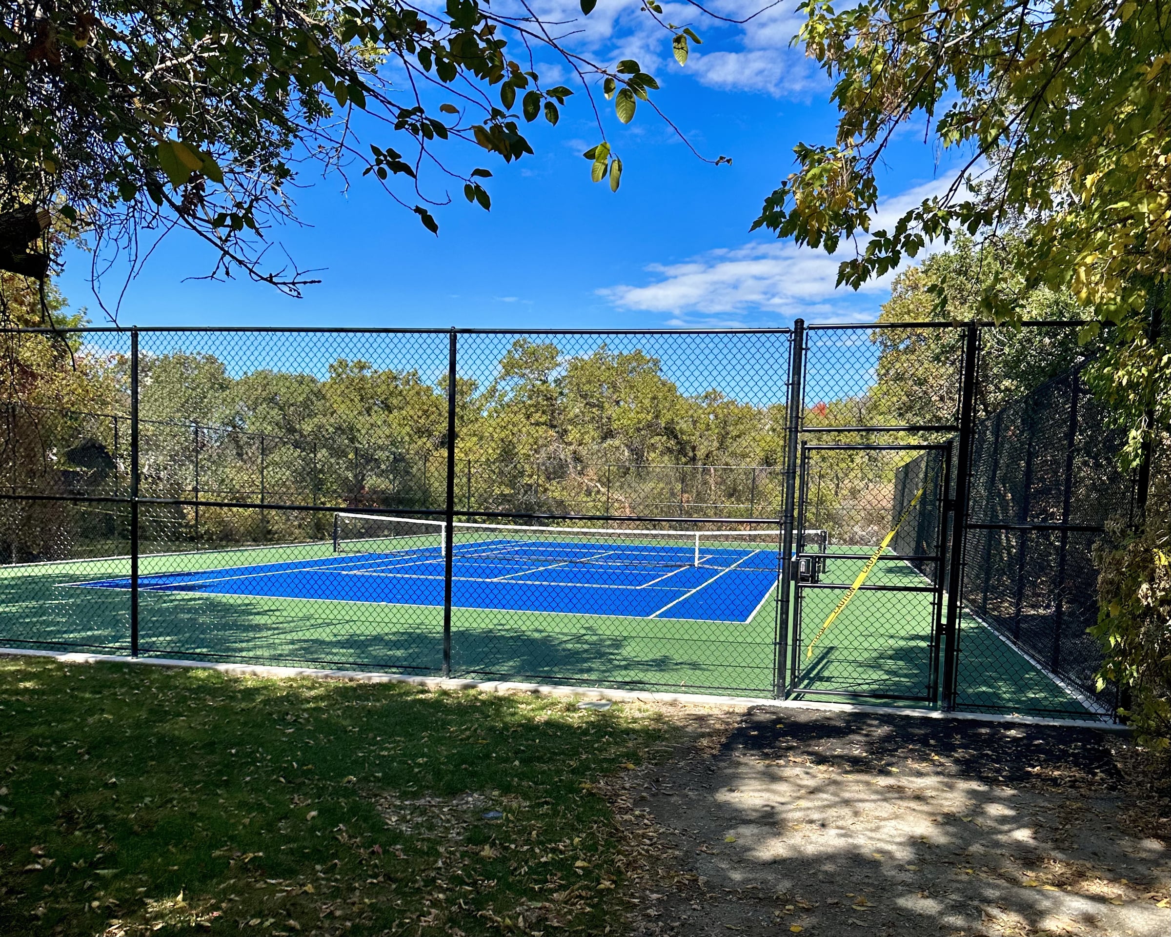 Court fencing installation